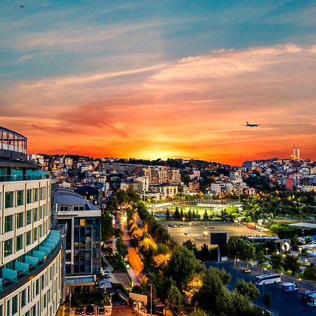 클라리온 호텔 골든 혼 이스탄불 외부 사진 Sunset over the city