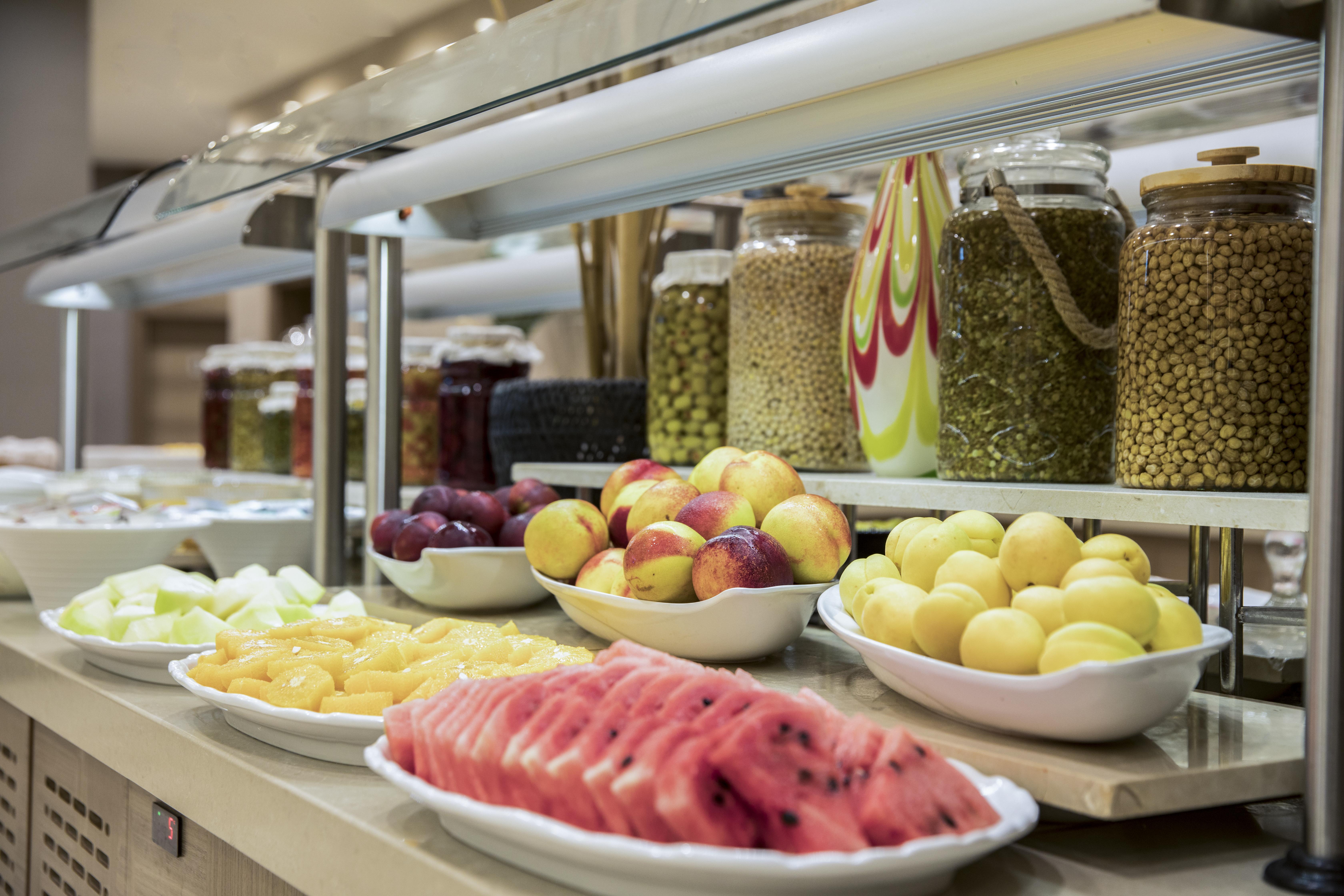 클라리온 호텔 골든 혼 이스탄불 외부 사진 A salad bar