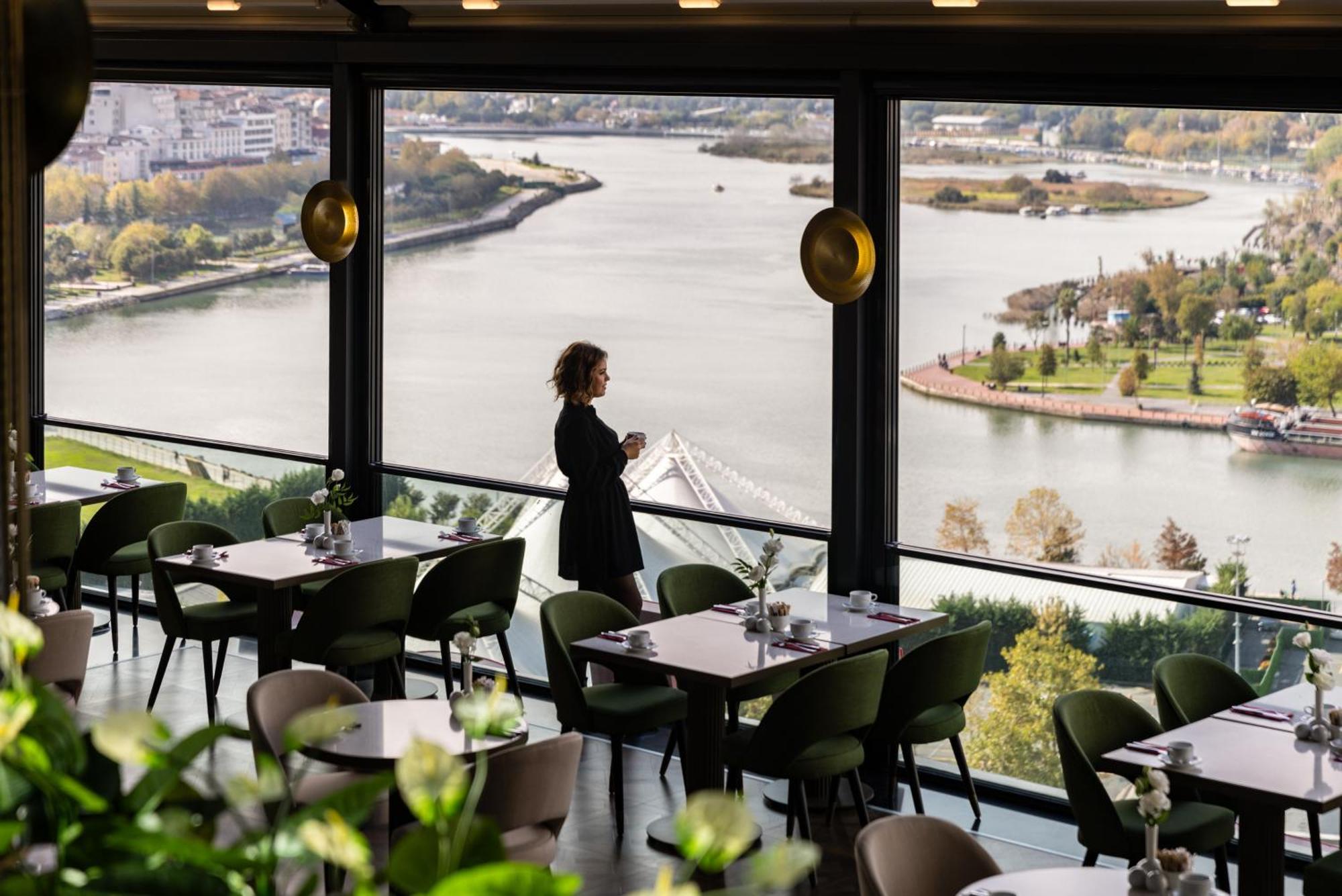 클라리온 호텔 골든 혼 이스탄불 외부 사진 The River Restaurant