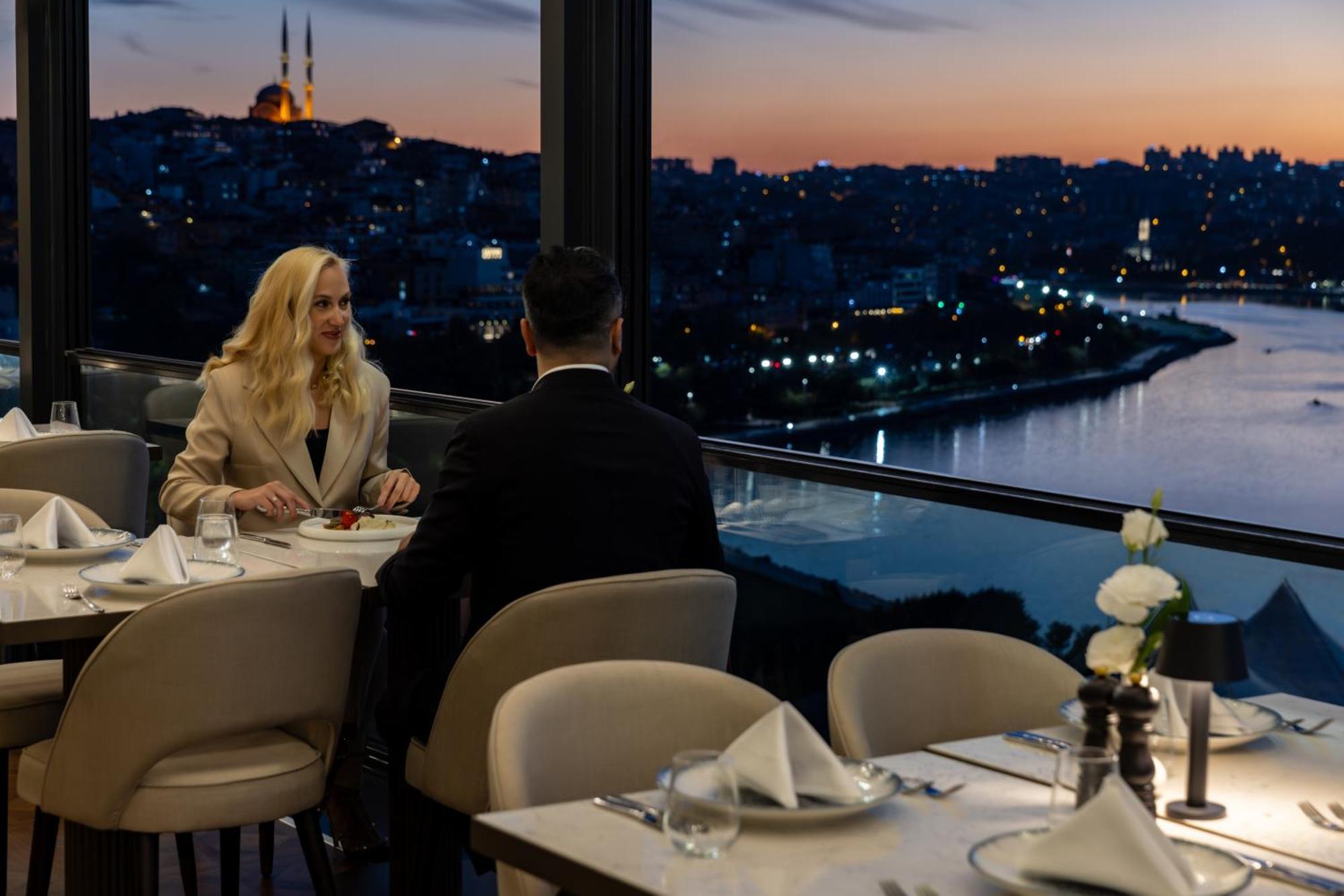 클라리온 호텔 골든 혼 이스탄불 외부 사진 The Bosphorus Restaurant