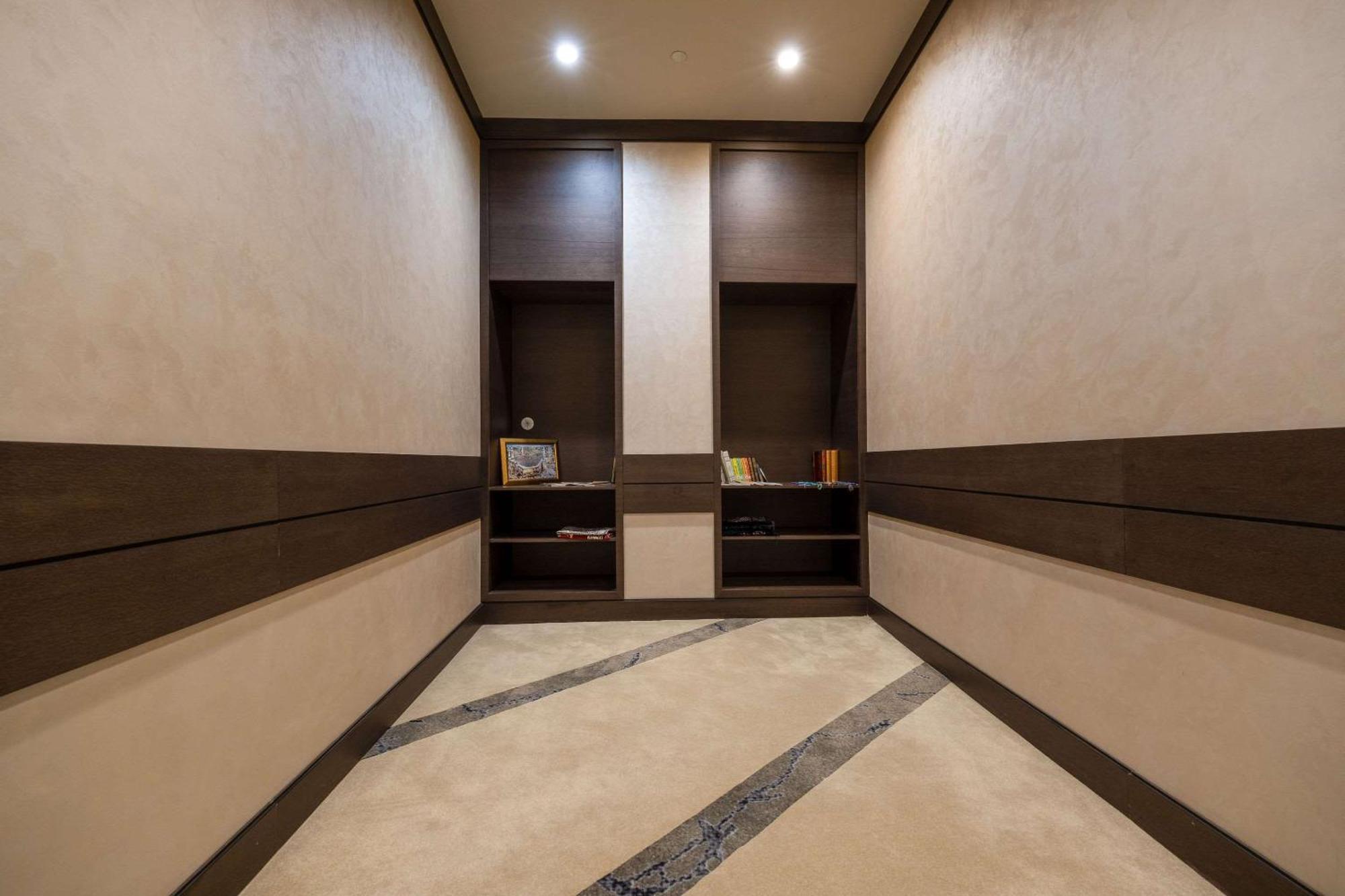 클라리온 호텔 골든 혼 이스탄불 외부 사진 Interior of the elevator